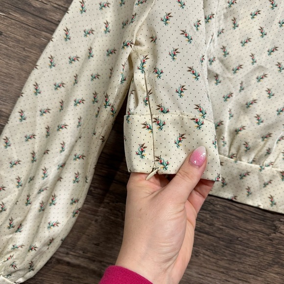 Zara Cream Mandarin Collar Floral Crop Blouse - Picture 9 of 9